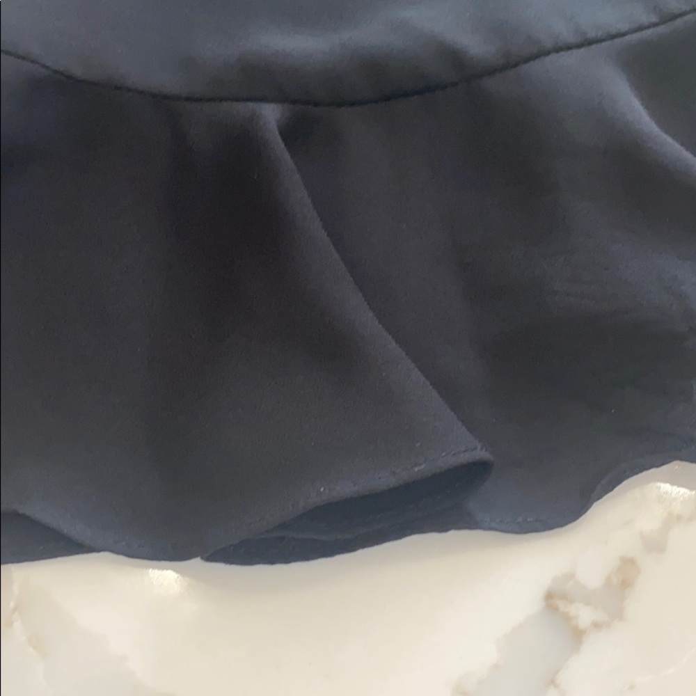 LIKE NEW Ruffle Blouse - Picture 2 of 5